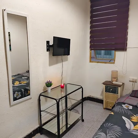 Quarto em Acomodações Particulares Kalifornia *